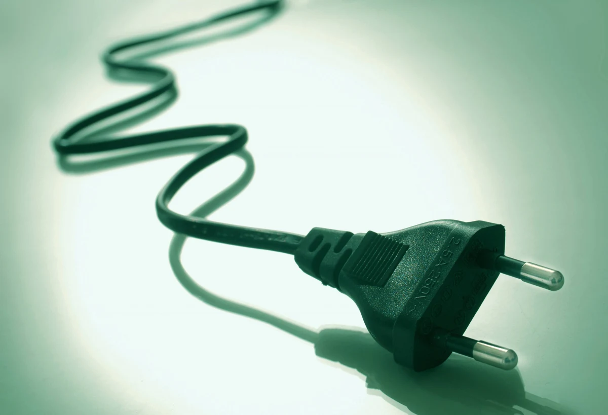 Rosną szanse klientów Energi-Obrót na anulowanie umów, w wyniku których zaskakiwani byli wyższymi rachunkami. Spółka zmienia podejście do osób, które podpisały aneksy za pośrednictwem przedstawicieli handlowych z jednej z grup sprzedażowych. Chodzi o sprawę sprzedaży energii opisaną przez dziennikarza RMF FM Kubę Kaługę.