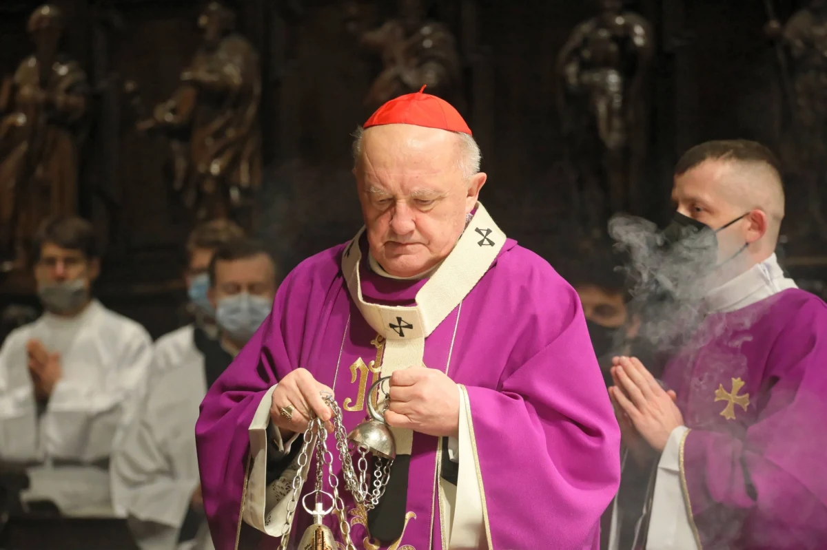 Kard. Kazimierz Nycz opuścił Centralny Szpital Kliniczny MSWiA w Warszawie. Najbliższy czas poświęci na rehabilitację w jednym ze specjalistycznych ośrodków – poinformował rzecznik prasowy arcybiskupa i archidiecezji warszawskiej ks. Przemysław Śliwiński.