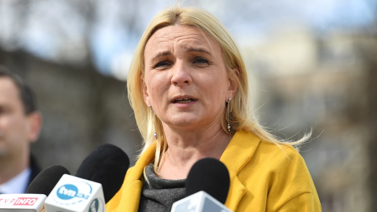 Porozumienie Jarosława Gowina przechodzi do politycznej ofensywy i "zbroi się" przed ewentualnymi wcześniejszymi wyborami - pisze czwartkowy "Super Express" w artykule "Gowin rośnie w siłę". Według gazety, Porozumienie nie obawia się wcześniejszych wyborów.