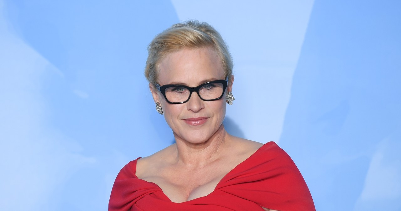 Patricia Arquette podzieliła się z fanami wspomnieniem na temat swojej "najgorszej randki w życiu". Mężczyzna, z którym się umówiła, zrobił na niej tak nieprzyjemne wrażenie, że gdy spotkanie dobiegło końca, aktorka podała mu fałszywy numer telefonu. Być może dzięki temu ocaliła życie, bo po latach okazało się, że ten człowiek został skazany za gwałt i morderstwo.