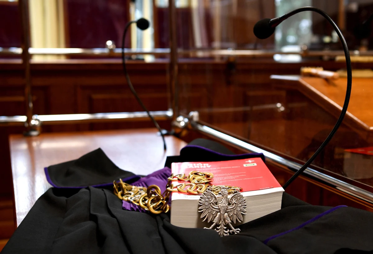 Prokurator regionalny w Krakowie zdecydował o zmianie formuły spotkania 80 prokuratorów. Spotkanie śledczych ma się odbyć jutro. Zostaną im przedstawione kandydatury na stanowisko szefów prokuratur rejonowych.