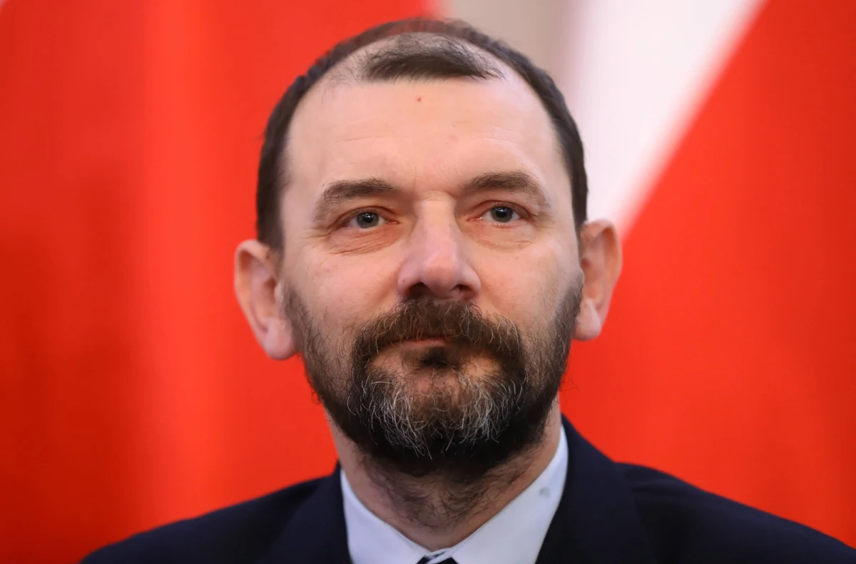 "Nie mam zarzutów, wciąż jestem świadkiem, zakazano mi jednak mówić o przesłuchaniu i komentować sytuację Związku Polaków na Białorusi" - mówi w rozmowie z RMF FM Andrzej Pisalnik. W środę działacz polskiej mniejszości wraz z żoną Innes Todryk-Pisalnik zostali zatrzymani w Grodnie i wywiezieni przez milicję na przesłuchanie do Mińska. 