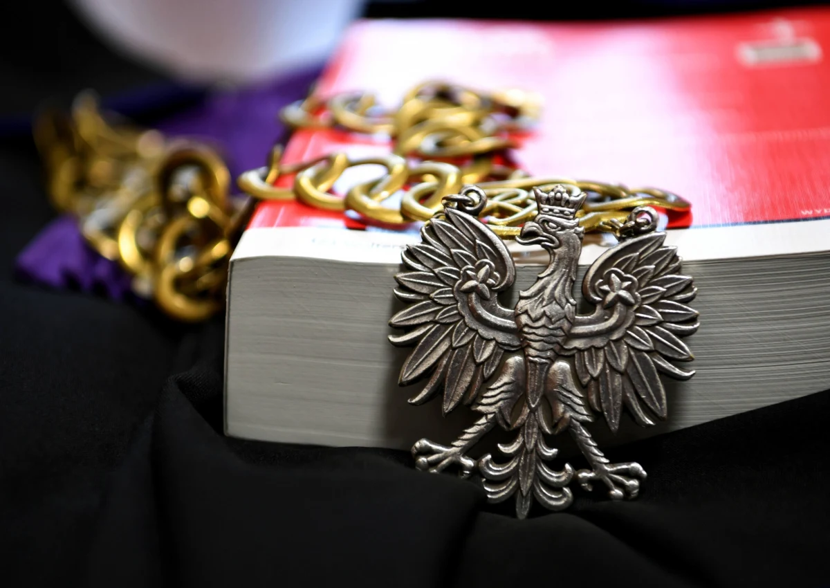 Ponad 600 prokuratorów, sędziów i pracowników sekretariatów zgłosiło się do prokuratury w związku z groźbami, które otrzymali - dowiedział się reporter RMF FM Krzysztof Zasada. W Lublinie trwa śledztwo w sprawie gróźb, które nastąpiły po wielkim zeszłorocznym wycieku danych osobowych z systemu Krajowej Szkoły Sądownictwa i Prokuratury (KSSiP). 