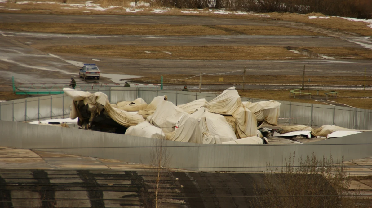 Premier Mateusz Morawiecki bezkrytycznie chwali Antoniego Macierewicza, podkomisję smoleńską i jego wyemitowany w ostatnią sobotę film o przebiegu katastrofy 10 kwietnia. Z tego oficjalnego materiału jasno wynika, że rosyjskie specsłużby wysadziły samolot z polskim prezydentem.