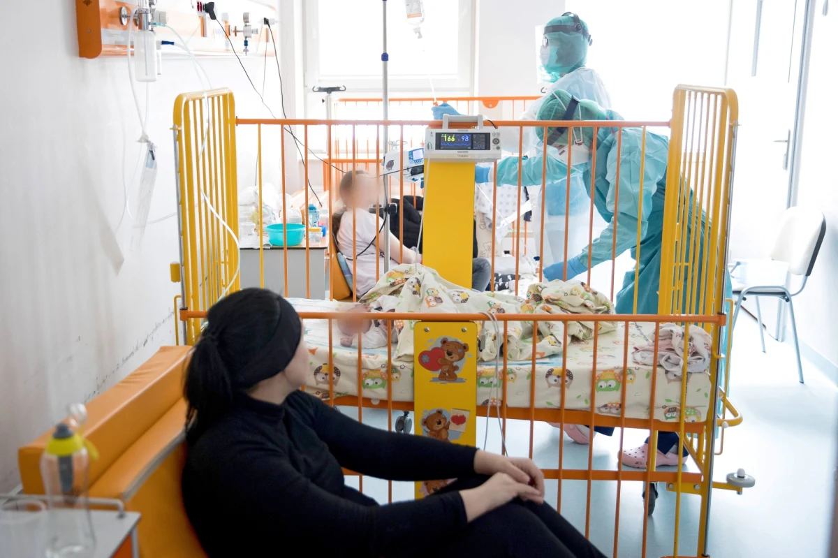 Wieloukładowy zespół zapalny PIMS po przebyciu Covid-19 najczęściej dotyka 8-9-letnie dzieci - taki wniosek wynika z badań przeprowadzonych przez naukowców z Uniwersyteckiego Szpitala Klinicznego we Wrocławiu. W najbliższych tygodniach możemy obserwować wzrost zachorowań na to schorzenie. Dotychczas był on bowiem wprost proporcjonalny do liczby zakażeń na Covid-19.