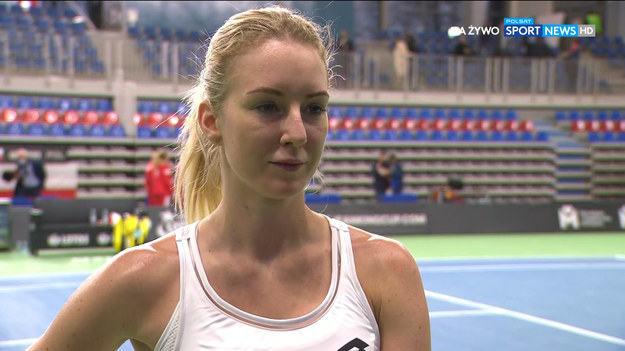 Polska po pierwszym dniu rywalizacji z Brazylią w ramach Billie Jean King Cup remisuje w Bytomiu. Drugi mecz przegrała niestety Urszula Radwańska. Jej porażka to niespodzianka. 30-latka aktualnie zajmuje 227. miejsce w rankingu WTA. Była faworytką, bo jej rywalka Laura Pigossi jest sklasyfikowana 99. lokat niżej. Radwańska wróciła do gry w narodowych barwach po sześcioletniej przerwie. W 2015 roku wystąpiła w meczu Polski ze Szwajcarią o utrzymanie w Grupie Światowej. Polki przegrały wtedy 2-3. Młodsza z sióstr Radwańskich pokonała Martinę Hingis, ale uległa za to Timei Bacsinszky.
