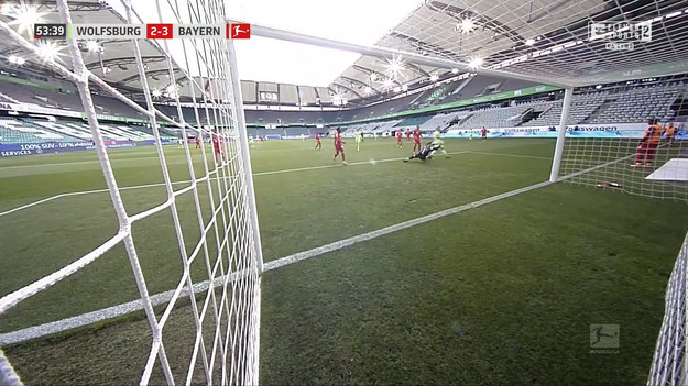 17 kwietnia na VOLKSWAGEN ARENA odbyło się starcie 29. kolejki niemieckiej Bundesligi pomiędzy drużynami Vfl Wolfsburg i Bayernu Monachium. Mecz zakończył się zwycięstwem Bayernu Monachium 3-2. Na boisku mogliśmy zobaczyć Bartosza Białka występującego w Vfl Wolfsburg (”Wilki”).
