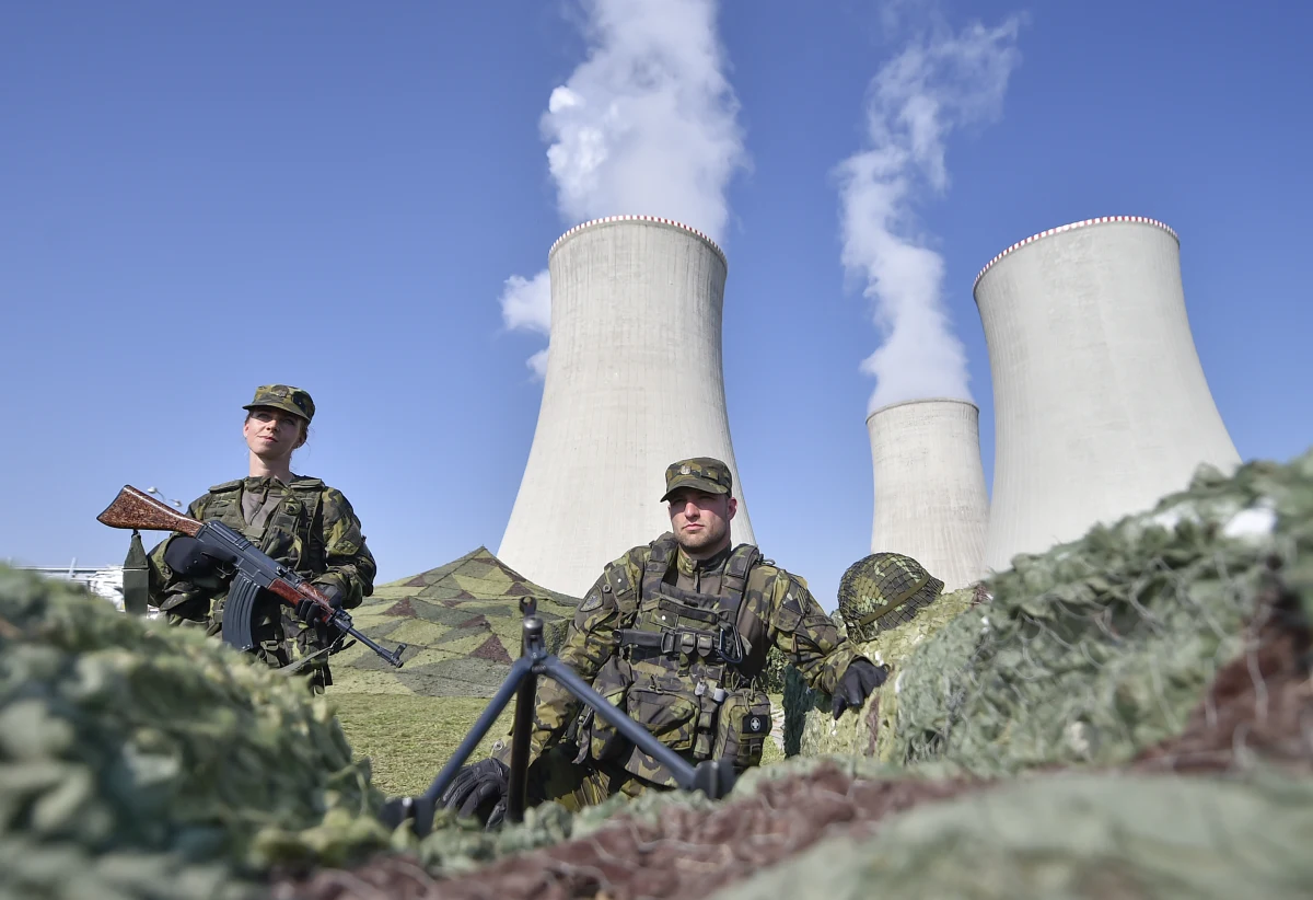Wicepremier, minister przemysłu i handlu Havliczek powiedział w niedzielę, że udział Rosji w budowie nowego bloku w elektrowni atomowej w Dukovanach jest mało prawdopodobny i praktycznie wykluczony. Rosyjski Rosatom może nie zostać zaproszony do udziału w przetargu.