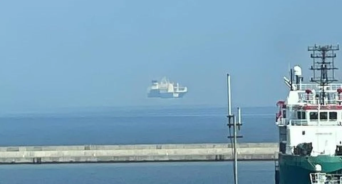 Od naszego czytelnika otrzymaliśmy niezwykłe zdjęcie z Gdyni. "Latający statek" - tak zatytułował je Maciej Dziurkowski. 