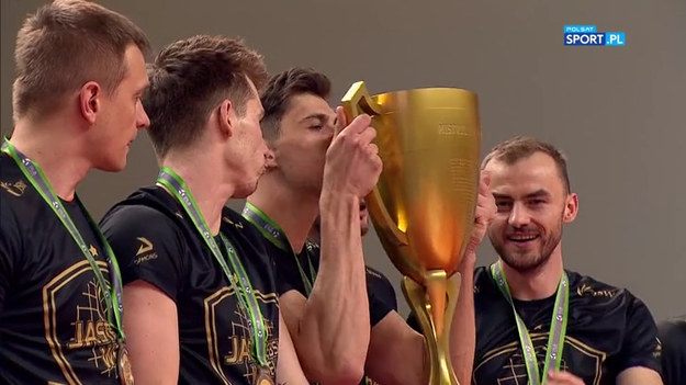 W drugim spotkaniu o złoty medal PlusLigi Jastrzębski Węgiel wygrał z Grupą Azoty ZAKSA Kędzierzyn-Koźle 3:1. W pierwszym meczu rozegranym w Kędzierzynie-Koźlu również górą byli jastrzębianie (3:1), którzy zwyciężyli w rywalizacji do dwóch zwycięstw 2–0. Siatkarze Jastrzębskiego Węgla po raz drugi w historii wywalczyli mistrzostwo Polski.