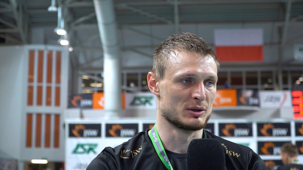 Po 17 latach siatkarze Jastrzębskiego Węgla ponownie mistrzem Polski. W decydującej rozgrywce drużyna prowadzona przez Andreę Gardiniego dwa raz po 3-1 pokonała Grupę Azoty ZAKSA Kędzierzyn-Koźle. – Nie szło za bardzo na początku, ale później, jak zaczęliśmy gonić i będziemy grali swoją dobrą grę, to będą do „pyknięcia”. Od drugiego seta było już dobrze. Klub i jego kibice czekali długie 17 lat na to mistrzostwo. To niewiarygodna historia, że Jastrzębie może świętować taki sukces! To wspaniała rzecz. Każdy włożył w to osiągnięcie jakąś cegiełkę – mówi w rozmowie z klubowymi mediami Jurij Hładyr, środkowy i kapitan Jastrzębskiego Węgla.         