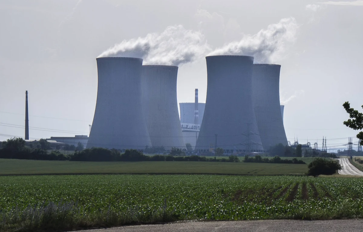 Wicepremier, minister przemysłu i handlu Karel Havliczek poinformował w poniedziałek po posiedzeniu rządu, że rosyjska korporacja Rosatom nie zostanie poproszona przez władze Czech o udzielenie odpowiedzi na pytania o bezpieczeństwo i strukturę własności.