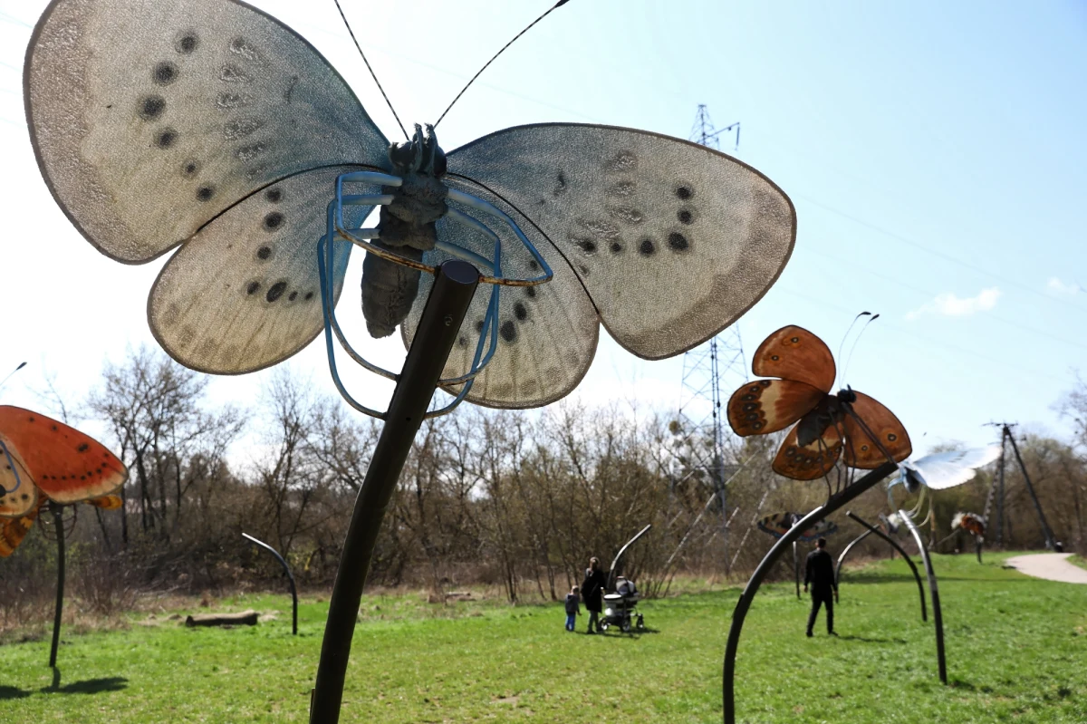 Wtorek zapowiada się ciepło i słonecznie – zapewnia Instytut Meteorologii i Gospodarki Wodnej. Wciąż jednak możliwe są zachmurzenia, a lokalnie – opady deszczu Należy liczyć się z tym, że gdzieniegdzie wystąpią burze, w niektórych przypadkach z gradem; będą to zjawiska nieliczne, lecz rozproszone po całym kraju - powiedział PAP synoptyk IMGW Szymon Ogórek.