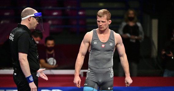 Krzysztof Bieńkowski zdobył w Warszawie srebrny medal mistrzostw Europy w zapasach w stylu wolnym. W finale kat. do 65 kg przegrał z Rosjaninem Zagirem Szakijewem, który położył go na łopatki.