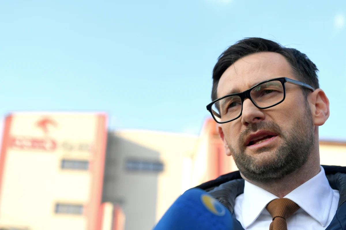 "Jeżeli ktoś w kogoś uderza przez czterdzieści dni z rzędu, to jest to zaplanowane zlecenie. Czuję się zagrożony" – mówi w wywiadzie w środowej "Rzeczpospolitej" prezes Orlenu Daniel Obajtek.