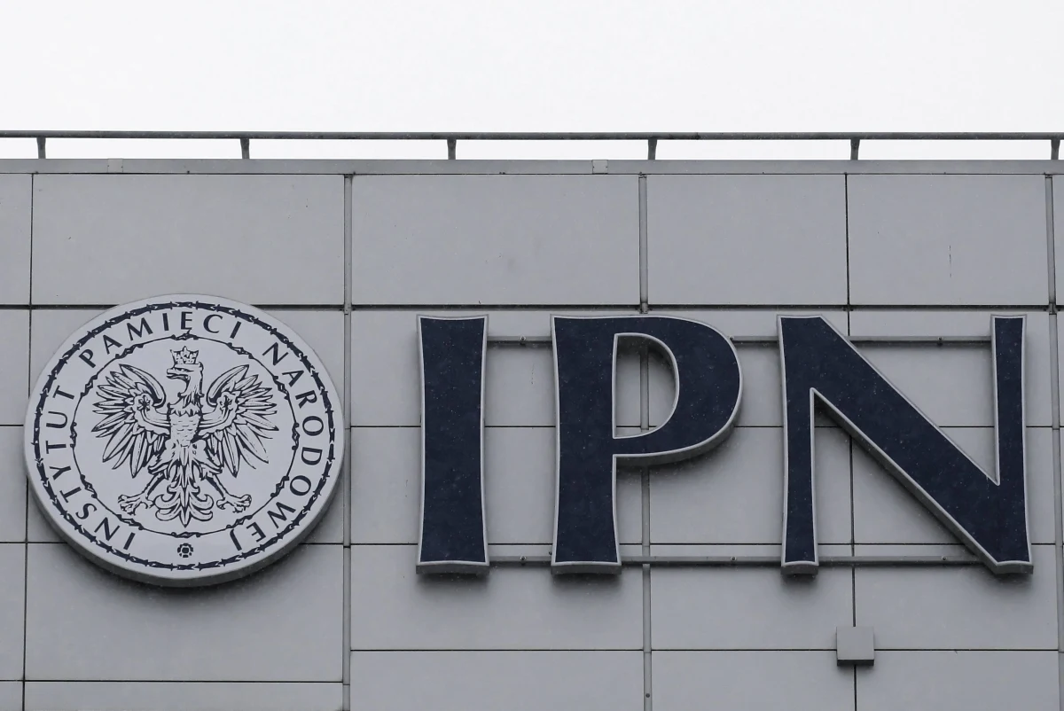 Znamy nazwiska pięciu kandydatów na stanowisko szefa Instytutu Pamięci Narodowej. Jak się nieoficjalnie dowiedzieliśmy, do II etapu konkursu zostali dopuszczeni: Adam Buława, Marek Chrzanowski, Karol Nawrocki, Jacek Wiatrowski i Paweł Zyzak.