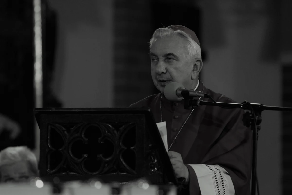 W wieku 79 lat zmarł arcybiskup senior Archidiecezji Warmińskiej Wojciech Ziemba - poinformował PAP rzecznik prasowy kurii Marcin Sawicki. Bp Ziemba był pierwszym biskupem diecezji ełckiej, pracował także jako metropolita białostocki.