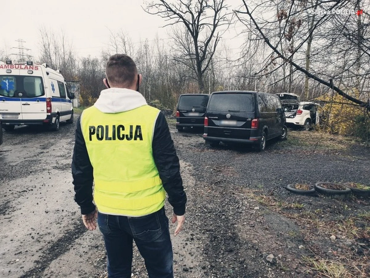 Prokuratura z Rudy Śląskiej będzie wyjaśniała okoliczności śmiertelnego postrzelenia przez policjantów 36-letniego Łukasza P. Mężczyzna zginął w poniedziałek, kiedy podczas próby zatrzymania staranował swoim autem radiowozy i mierzył do funkcjonariuszy z pistoletu.
