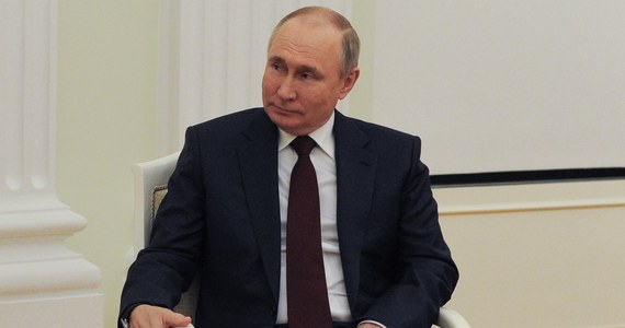 ​Prezydent Rosji Władimir Putin powiedział, że jest gotowy na przyjęcie w Moskwie ukraińskiego prezydenta Wołodymyra Zełenskiego. Wcześniej Zełenski apelował o spotkanie w Donbasie, gdzie obecnie toczy się wojna.