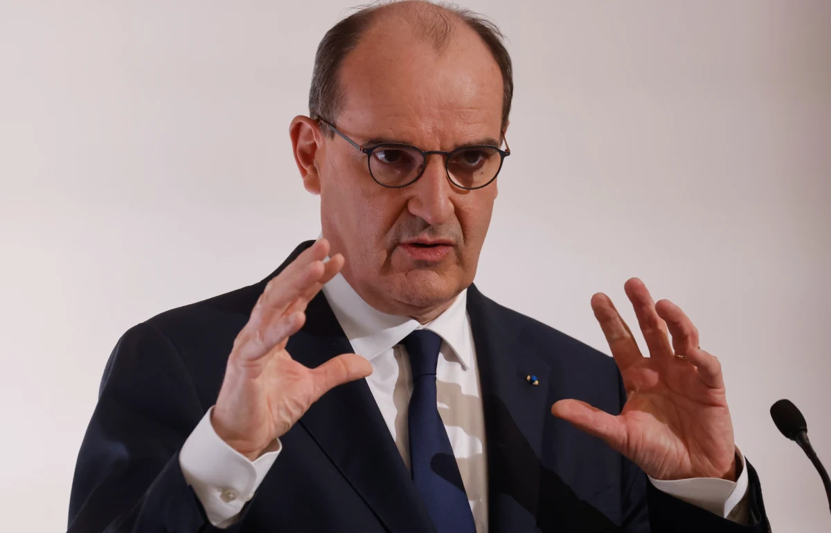 Sytuacja epidemiczna się poprawia, szczyt trzeciej fali wydaje się być już za nami - stwierdził w czwartek premier Francji Jean Castex na konferencji prasowej poświęconej luzowaniu obostrzeń sanitarnych. Szef rządu potwierdził powrót do szkół oraz otwieranie miejsc użyteczności publicznej od połowy maja.