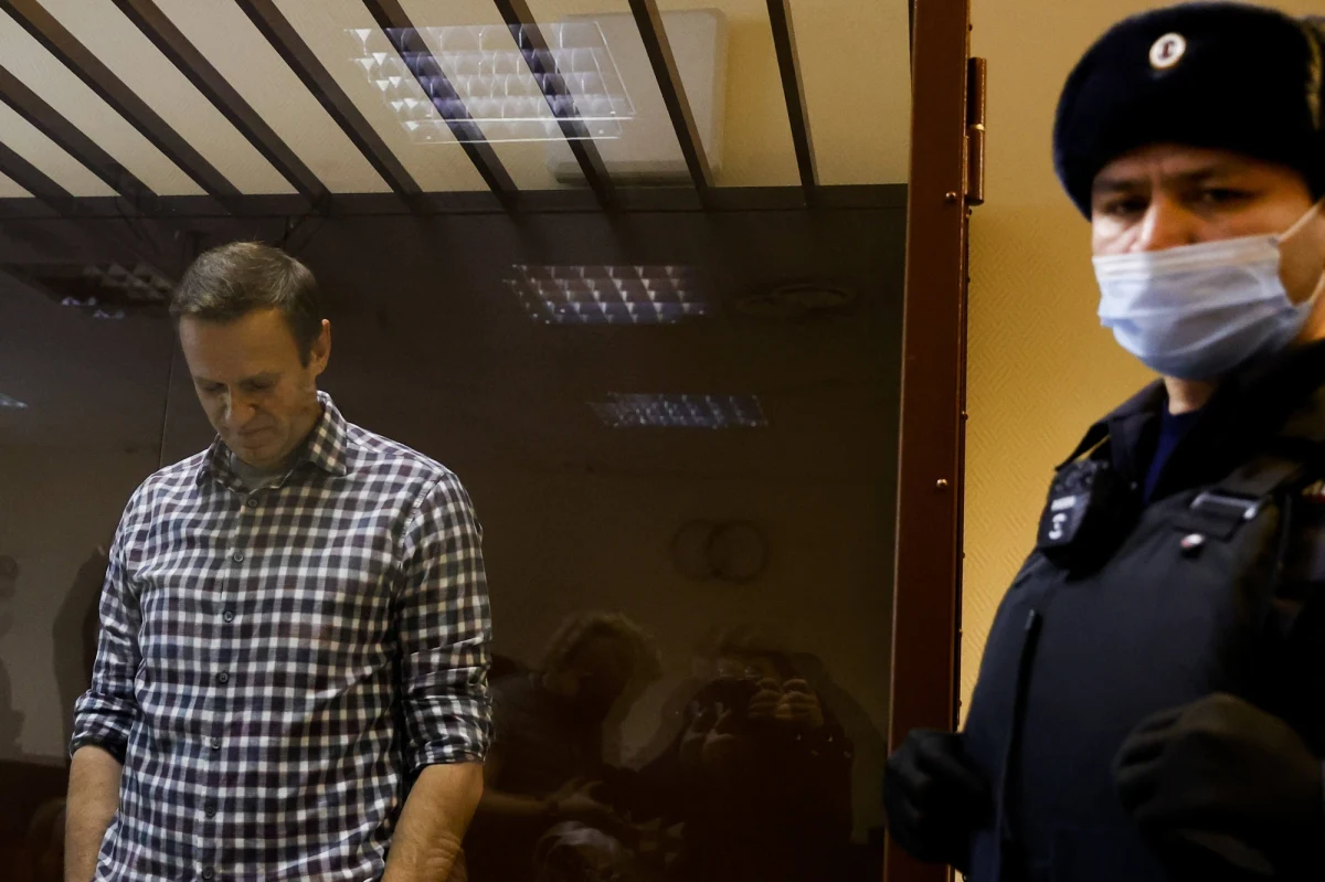 Leonid Wołkow, współpracownik Aleksieja Nawalnego, poinformował, że opozycjonista został 20 kwietnia zbadany we Włodzimierzu w zwykłym szpitalu. Lekarze Nawalnego uważają, że powinien on pilnie kończyć głodówkę, którą prowadzi od 31 marca.