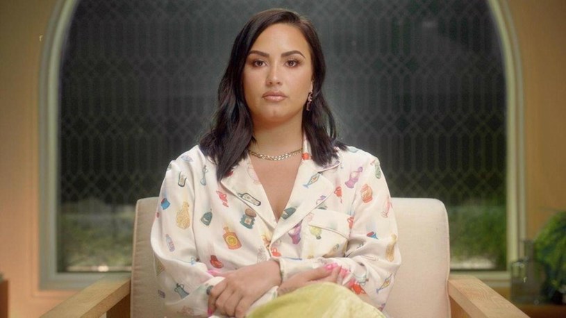 Demi Lovato twierdzi, że po odwyku stosuje "kalifornijski detoks", co oznacza, że nie rzuciła alkoholu i marihuany. Wokalistka jest zdania, że takie podejście jest dużo lepsze niż całkowita abstynencja. Innego zdania są jej znajomi. 