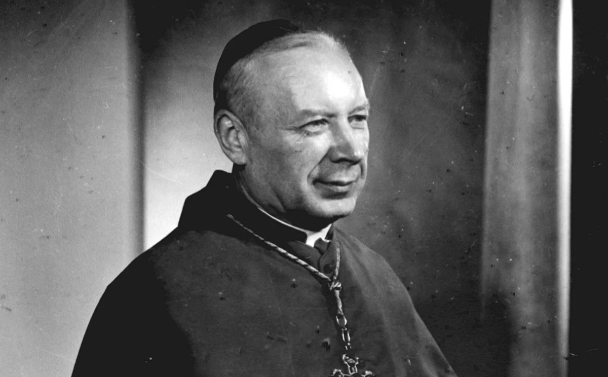 "Papież Franciszek zadecydował, iż beatyfikacja Sług Bożych kard. Stefana Wyszyńskiego oraz s. Róży Marii Czackiej odbędzie się 12 września w Warszawie" - poinformował kard. Kazimierz Nycz w komunikacie przekazanym w piątek przez biuro prasowe archidiecezji warszawskiej.