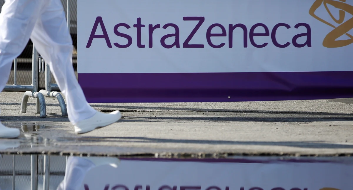 Korzyści ze stosowania preparatu Vaxzevria (AstraZeneca) przewyższają ryzyko u osób dorosłych we wszystkich grupach wiekowych; po szczepieniu występowały bardzo rzadkie przypadki zakrzepów krwi z małą liczbą płytek krwi - poinformowała w piątek Europejska Agencja Leków (EMA) po przeprowadzaniu kolejnych analiz.

