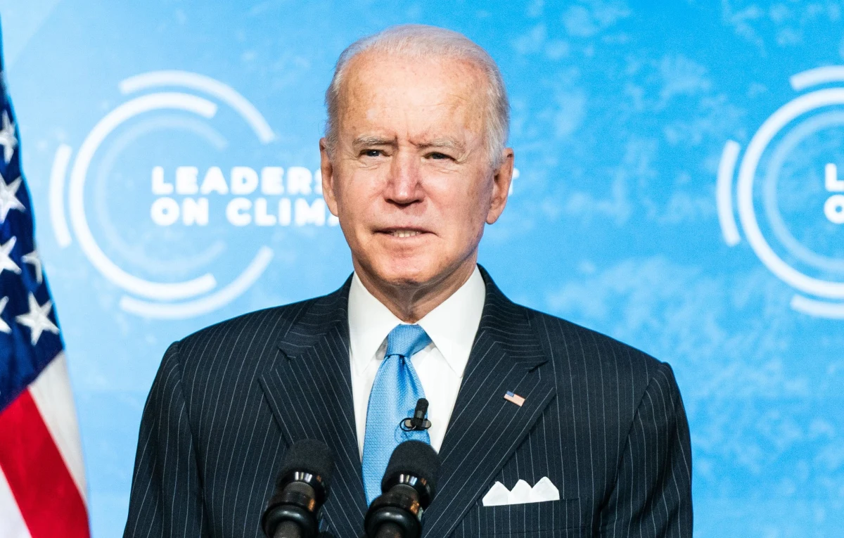 Prezydent USA Joe Biden wezwał w piątek kraje do współpracy w przejściu na czystą energię. Piątek to drugi i ostatni dzień organizowanego przez niego szczytu klimatycznego, który ma na celu pobudzenie światowych ambicji ograniczenia globalnego ocieplenia.