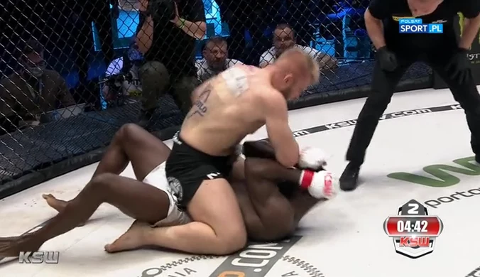 KSW 60. Izu Ugonoh - Marek Samociuk. Skrót walki (POLSAT SPORT). Wideo