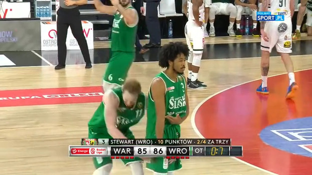 W załączonym materiale wideo skrót meczu pomiędzy Śląskiem Wrocław a Legią Warszawa. Wrocławianie wygrali 2-1 w serii i zdobyli brązowe medale.