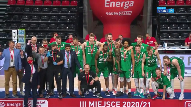 W załączonym materiale wideo ceremonia wręczenia brązowych medali dla koszykarzy Śląska Wrocław.