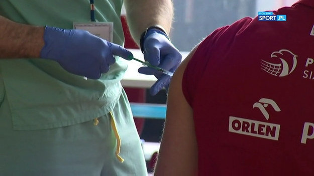W załączonym materiale wideo rozmowa z Bartoszem Bednorzem, który podobnie jak jego koledzy i koleżanki z reprezentacji Polski, zaszczepił się przeciwko COVID-19.
