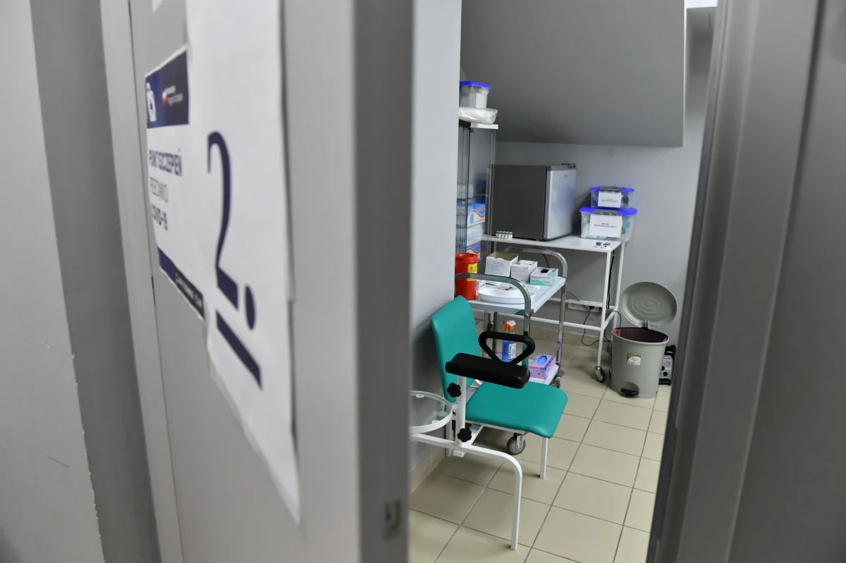 W ciągu ostatniej doby przybyło 5709 nowych zakażeń koronawirusem, zmarło 460 osób z Covid-19. Najwięcej zakażonych jest na Śląsku, Mazowszu i w Łódzkiem.