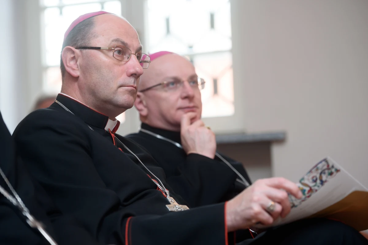 Papież przyjął rezygnację biskupa Wiesława Meringa - poinformowała Nuncjatura Apostolska w Polsce. Nowym ordynariuszem włocławskim został dotychczasowy biskup pomocniczy archidiecezji gnieźnieńskiej bp Krzysztof Wętkowski.
