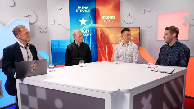 Dziennikarze Interii, Michał Białoński, Piotr Jawor i Wojciech Górski, dyskutowali o bieżących sprawach związanych z Wisłą Kraków. Co mówili po derbowym starciu Wisły z Cracovią? Gościem specjalnym był Franciszek Smuda.