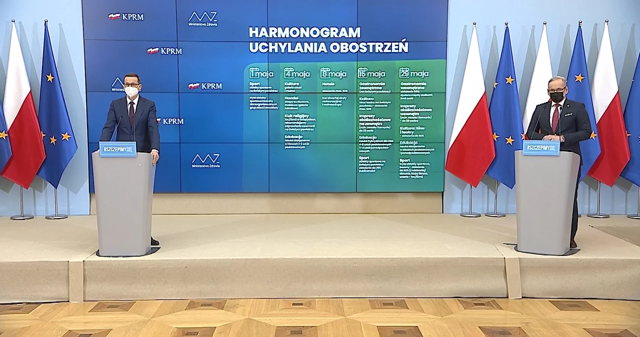 Premier i minister zdrowia w trakcie ogłaszania luzowania obostrzeń pandemicznych