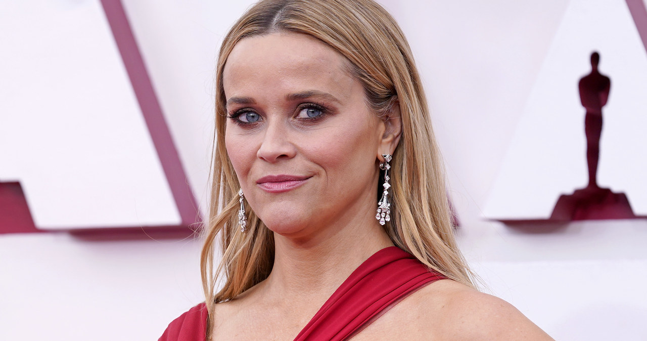 Reese Witherspoon od kilku lat z sukcesem prowadzi przedsiębiorstwo mediowe Hello Sunshine. Pozaaktorska działalność gwiazdy została doceniona przez magazyn "Time" - laureatka Oscara pojawiła się na okładce biznesowego wydania pisma poświęconego najbardziej wpływowym firmom. "Mam nadzieję, że ta okładka zainspiruje dorastające dziewczynki do tego, by kierowały się myślą: "Mogę zrobić to, o czym marzę!" Bo kobiety zmieniają świat" - skomentowała publikację aktorka.