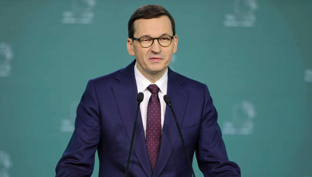 W środę do Sejmu wpłynął rządowy projekt ustawy ws. ratyfikacji decyzji dotyczącej zwiększenia zasobów własnych Unii Europejskiej. Ratyfikacja jest niezbędna do uruchomienia wypłat z Funduszu Odbudowy Unii Europejskiej. Polska ma otrzymać 23 mld euro w dotacjach oraz 34 mld euro pożyczki. Według przewidywań, w latach 2021-2027 Polska zapłaci od tego około 2 mld zł odsetek. 