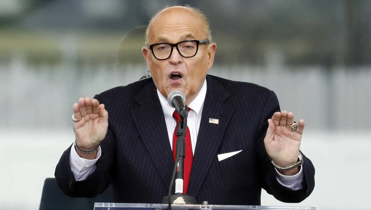 Agenci FBI przeszukali mieszkanie Rudy'ego Giulianiego, byłego prawnika byłego prezydenta USA Donalda Trumpa. Chodzi o śledztwo w sprawie ingerowania przez obce służby w amerykańską politykę - podaje "New York Times". 