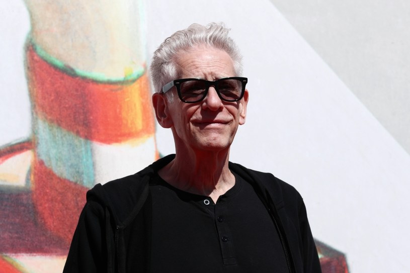 Legendarny kanadyjski reżyser David Cronenberg wraca za kamerę. Latem rozpoczną się zdjęcia do jego najnowszego filmu zatytułowanego "Crimes of the Future" ("Zbrodnie przyszłości"). Będzie to jego pierwszy film od czasu "Map gwiazd" z 2014 roku.