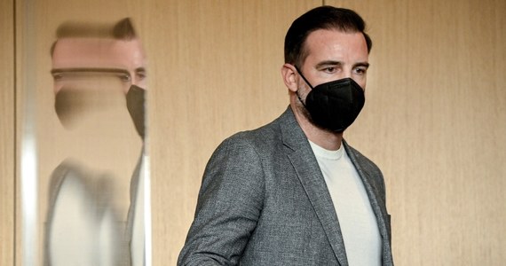 Były znany piłkarz reprezentacji Niemiec Christoph Metzelder został skazany na dziesięć miesięcy w zawieszeniu za posiadanie i rozpowszechnianie dziecięcej pornografii. Przyznał się do większości zarzutów i przeprosił za swoje zachowanie.