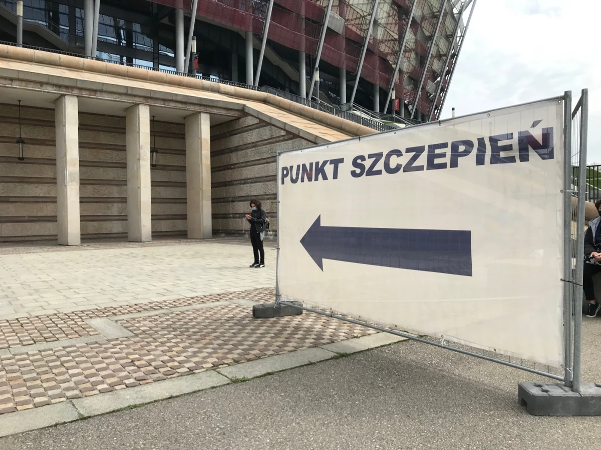 Na szczepienie przeciw Covid-19 mogą od dziś rejestrować się osoby urodzone w latach 1982-1983, czyli mające 38 i 39 lat, które w I kwartale tego roku nie wypełniły internetowego formularza dotyczącego chęci zaszczepienia.