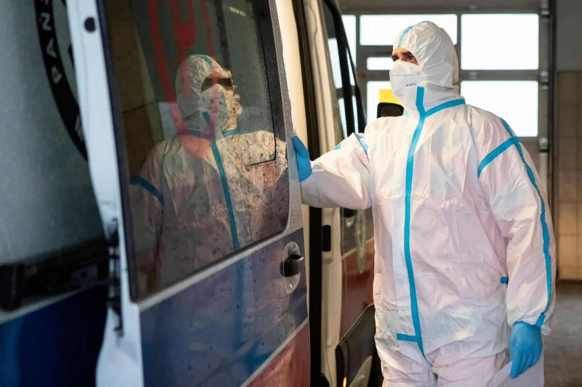 W ciągu ostatniej doby w Polsce odnotowano 6 796 nowych zakażeń koronawirusem. Zmarło 429 pacjentów z Covid-19.