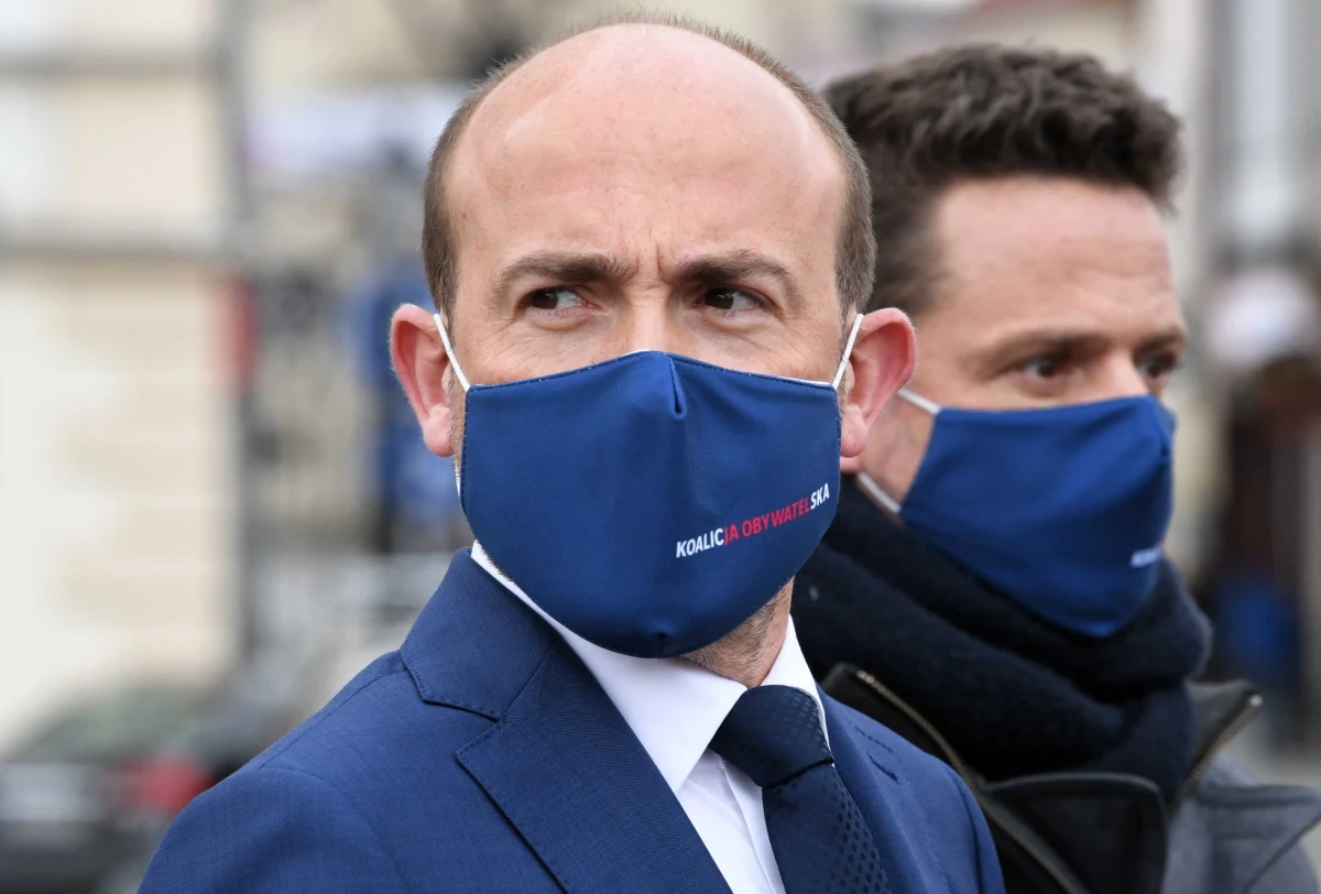 Będziemy zgłaszać konkretne rozwiązania ustawowe ws. Krajowego Planu Odbudowy - powiedział w piątek lider PO Borys Budka. Dodał, że jeżeli Lewica poprze dobre ustawowe gwarancje, to w głosowaniu w Sejmie "każdy scenariusz jest możliwy".