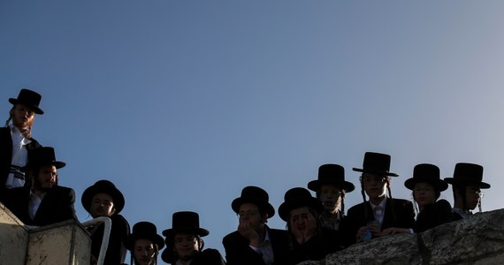 Co najmniej 45 osób zginęło podczas święta ultraortodoksyjnych Żydów na górze Meron w północnym Izraelu. Do tragedii doszło, gdy tysiące uczestników opuszczało miejsce przez wąskie i strome przejście, nazwane przez świadków "śmiertelną pułapką".