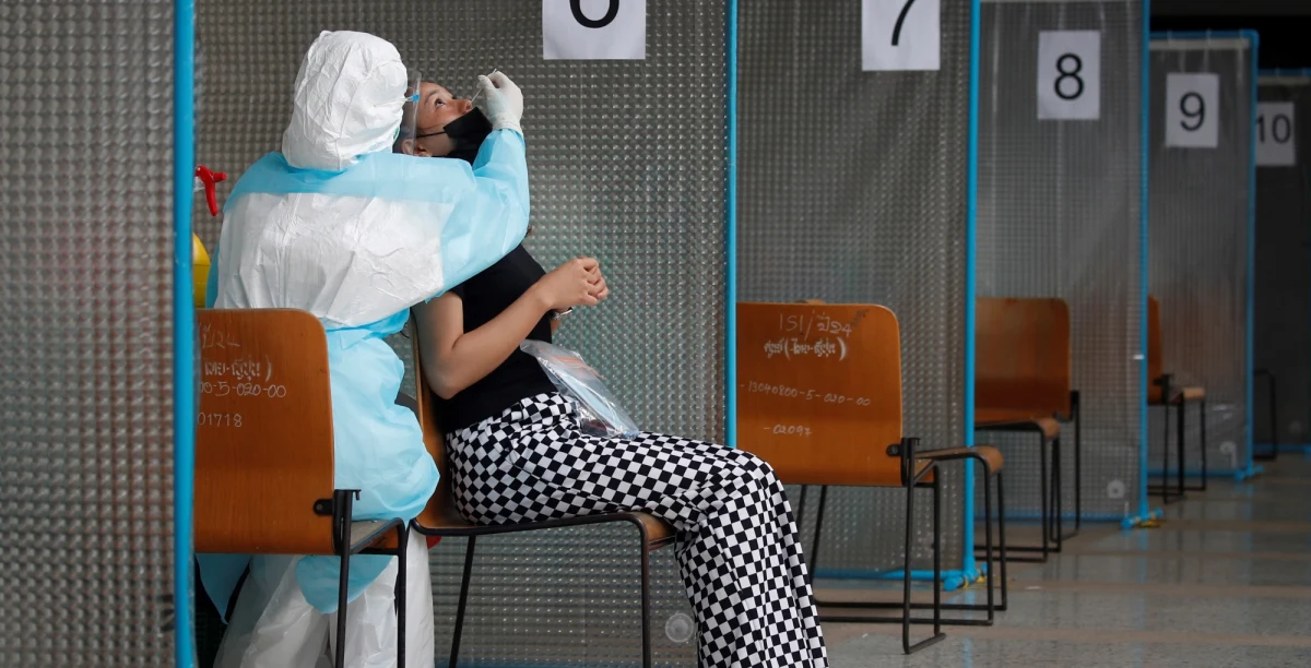 Współczynnik reprodukcji koronawirusa – pokazujący, ile statystycznie osób zaraża chory z Covid-19 – osiągnął najniższy poziom od początku pandemii i wynosi 0,72 – podał minister zdrowia Adam Niedzielski.