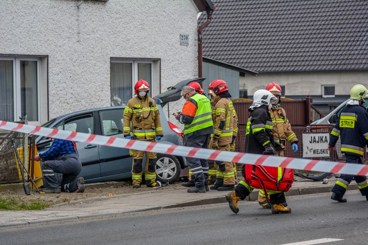 Dwoje dzieci zostało rannych w wypadku w Opolu, w dzielnicy Wrzoski. Na ulicy Wrocławskiej zderzyły się dwa samochody osobowe.