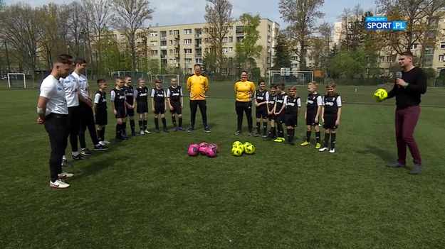 W załączonym materiale wideo kolejny odcinek Akademii Młodego Piłkarza.