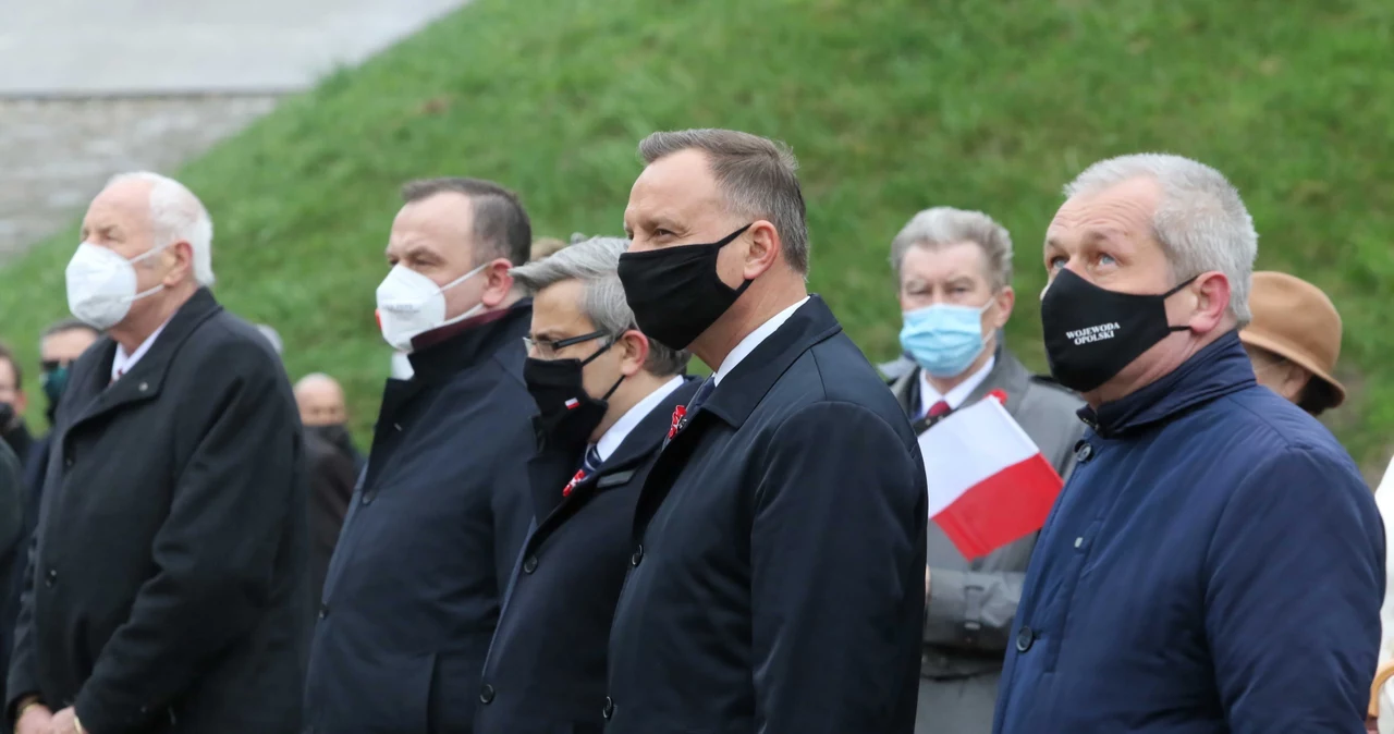 Prezydent Andrzej Duda podczas uroczystości przy pomniku Czynu Powstańczego na Górze św. Anny. 